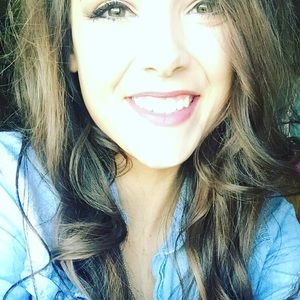Meet your Posher, Danikah