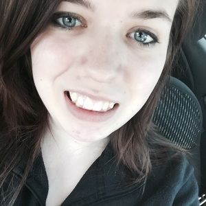 Meet your Posher, Desiree