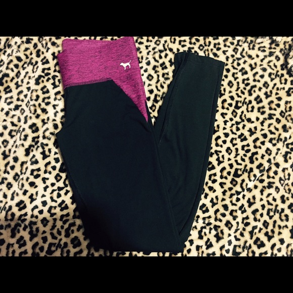 PINK Ultimate Yoga Leggings