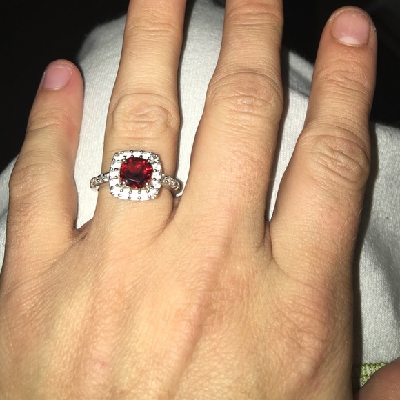 Super cute 💯 grant stone with diamonds