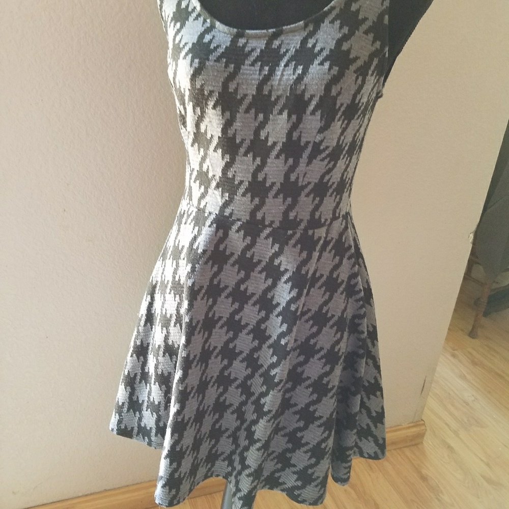 American Rag grey& black houndstooth skaterdress