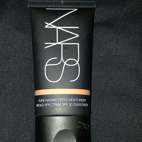NARS Pure Radiant Tinted Moisturizer