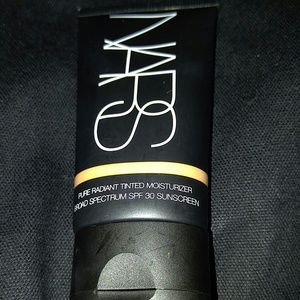 NARS Pure Radiant Tinted Moisturizer