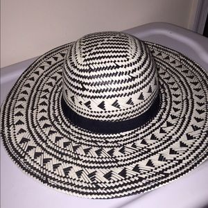 NWT Forever 21 Straw Hat