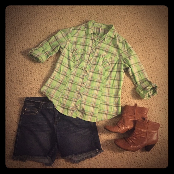 Green checkered top