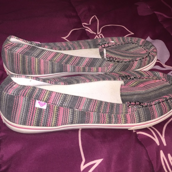SOLD Roxy slip ons - Picture 2 of 3