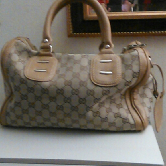 Gucci handbag made in italy