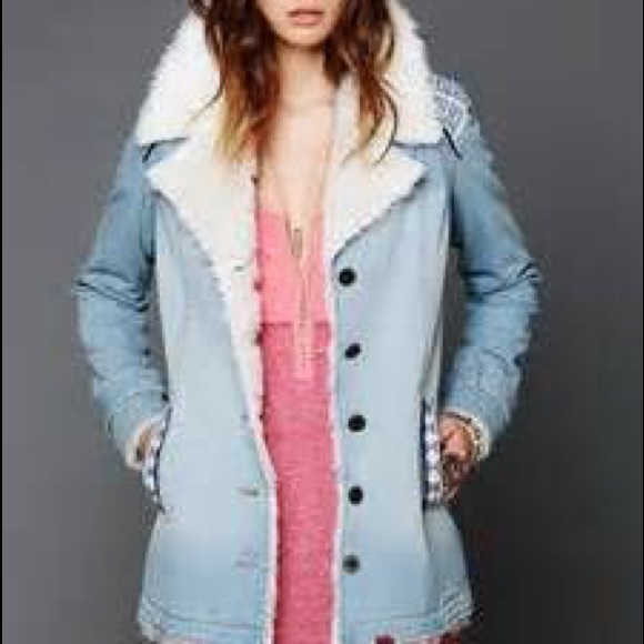 ISO!Looking for this free people jacket in S or M! - Picture 2 of 3