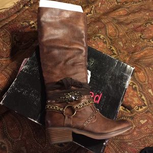 NOT RATED TUTSAN BOOTS