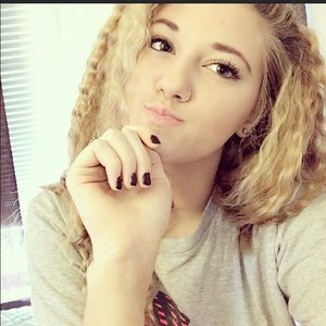 Meet your Posher, Kayla