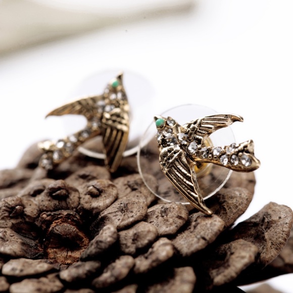 SALE‼️ a Free Sparrow Earrings - Picture 2 of 4