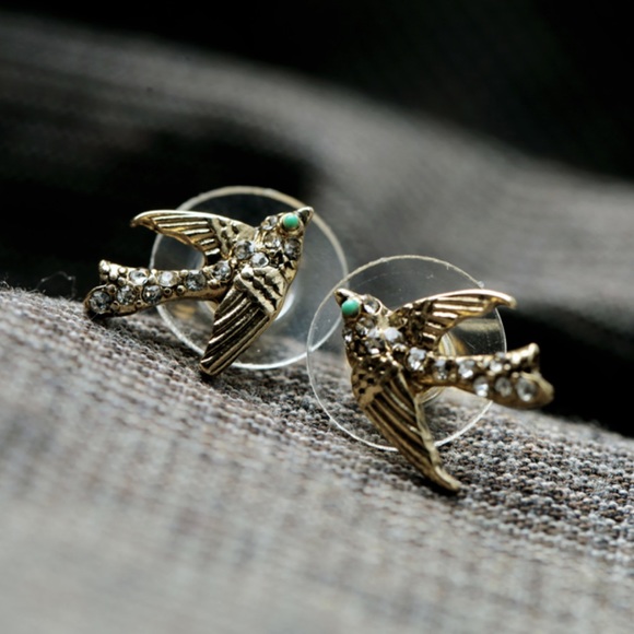 SALE‼️ a Free Sparrow Earrings - Picture 3 of 4