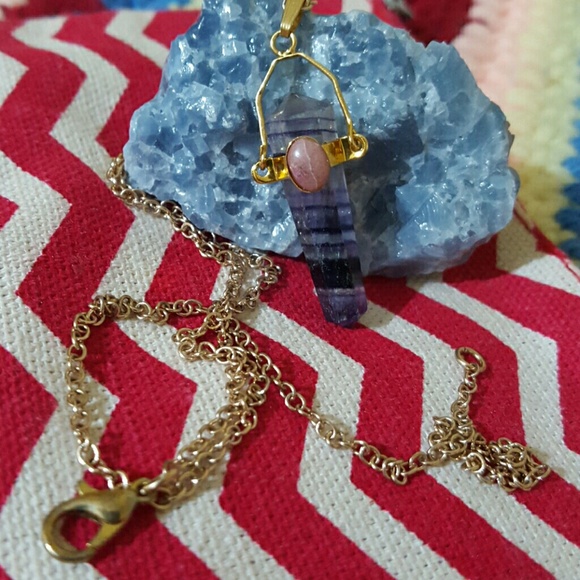 Gemstone pendant
