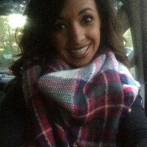 Meet your Posher, Casey