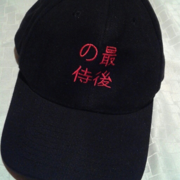 Caps (2) - Picture 3 of 4