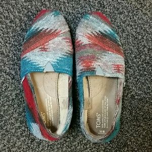 Toms