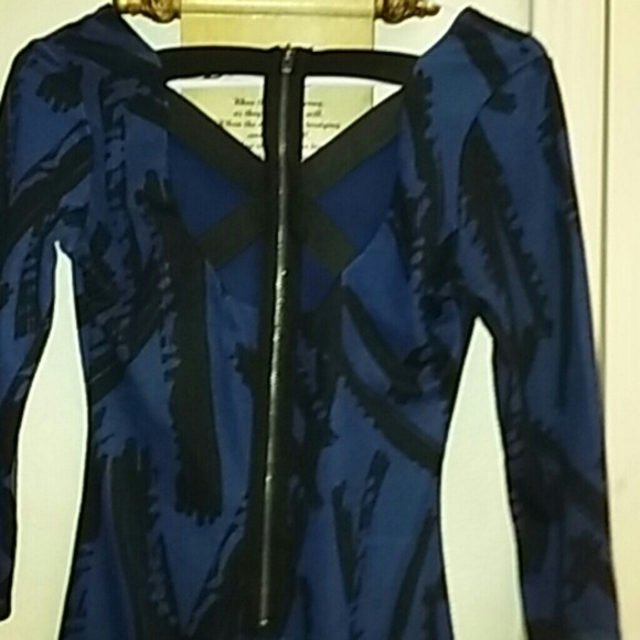 Body Con dress - Picture 2 of 3