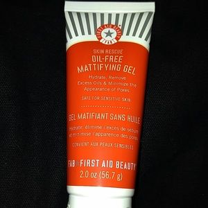 First aid beauty mattifying gel moisturizer