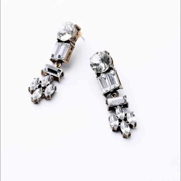 ‼️SALE‼️ Miss Prep Crystal Earrings - Picture 3 of 4