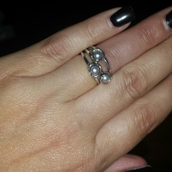 《 SOLD 》PANDORA 3-STONE Silver Ring Sz. 5 - Picture 3 of 3