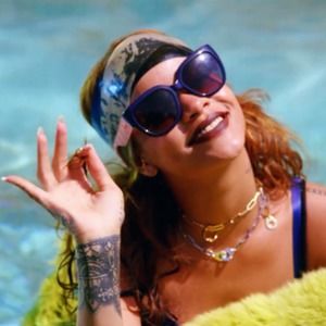 Meet your Posher, Rihanna