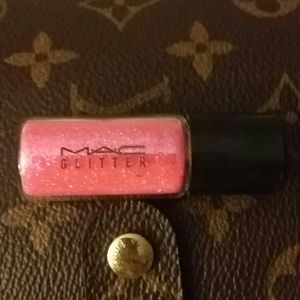 New..MAC glitter in hottest pink
