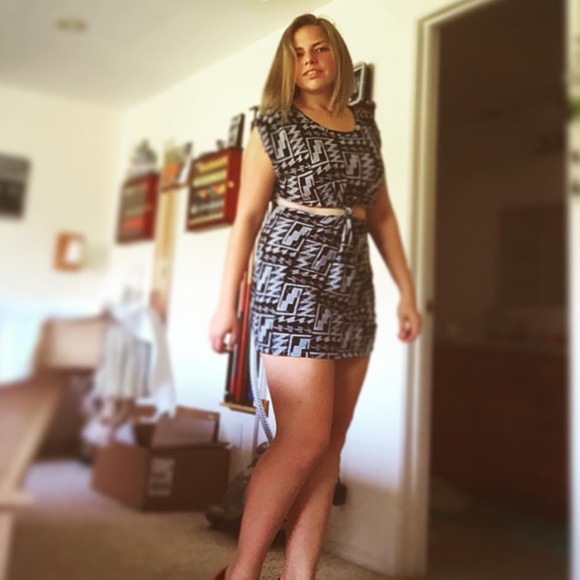 Flirty party dress - Picture 2 of 2