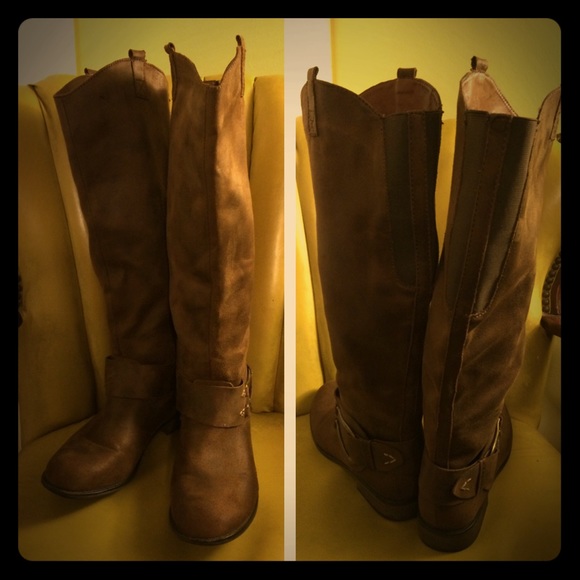 Brown Suede Riding Boots 👢