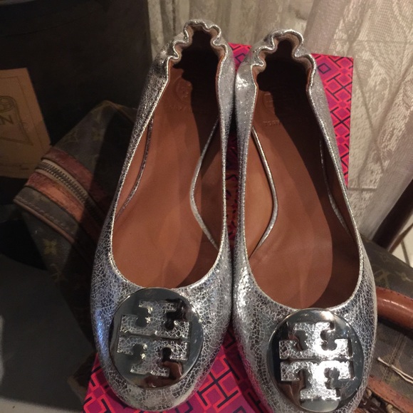 TORY BURCH REVA BALLET SILVER FLATS - AUTHENTIC 9