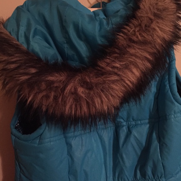 Vest - Picture 4 of 4