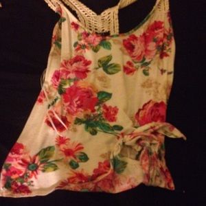 Cute tank top like new
