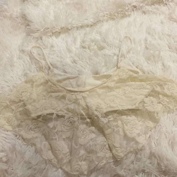 Cream tilts crop top