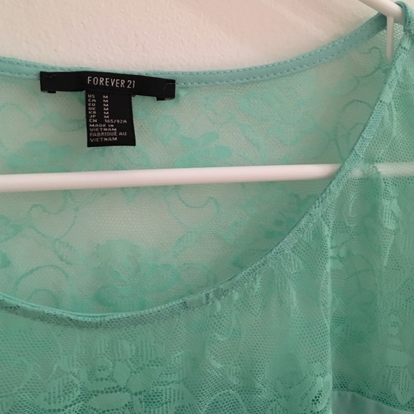 ✨F21 Mint green top - Picture 3 of 4