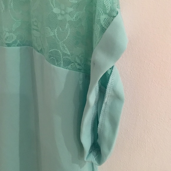 ✨F21 Mint green top - Picture 4 of 4