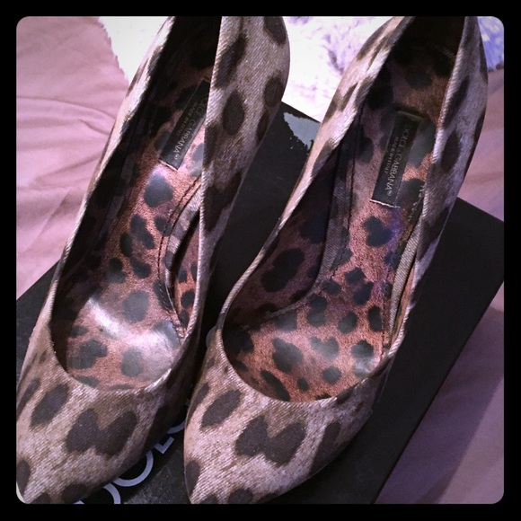 Dolce and Gabbana cheetah heels - Picture 1 of 4