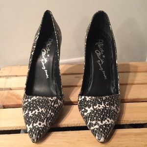 Alice & Olivia Black & White Pumps Size 37.5