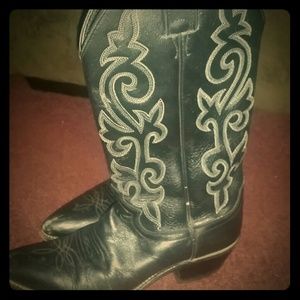 Justin cowboy boots!