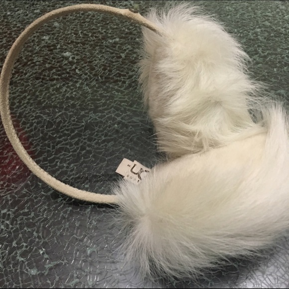 Fuzzy white earmuffs Ugg