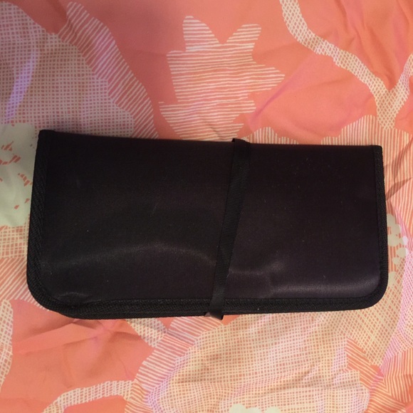 Makeup Set - Picture 2 of 2