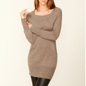 Barrow & Grove Cashmere Rolled Neck Tunic