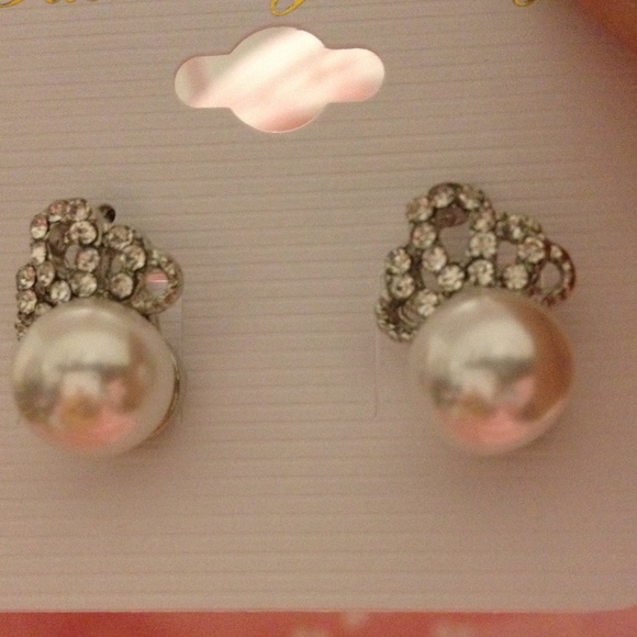 earring - Picture 2 of 2