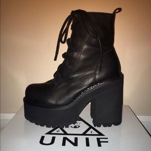 RELISTED Unif Choke Boots