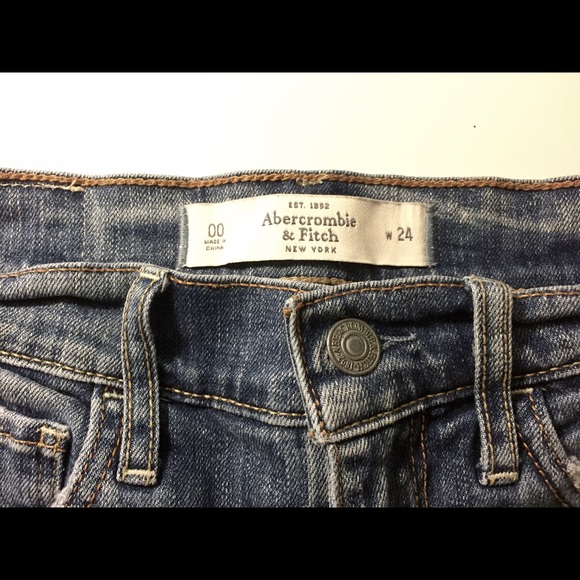 High Waisted Denim Shorts - Picture 3 of 4