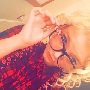 Meet your Posher, Elyse