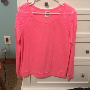 long sleeve VS shirt