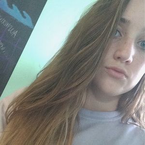 Meet your Posher, Ella