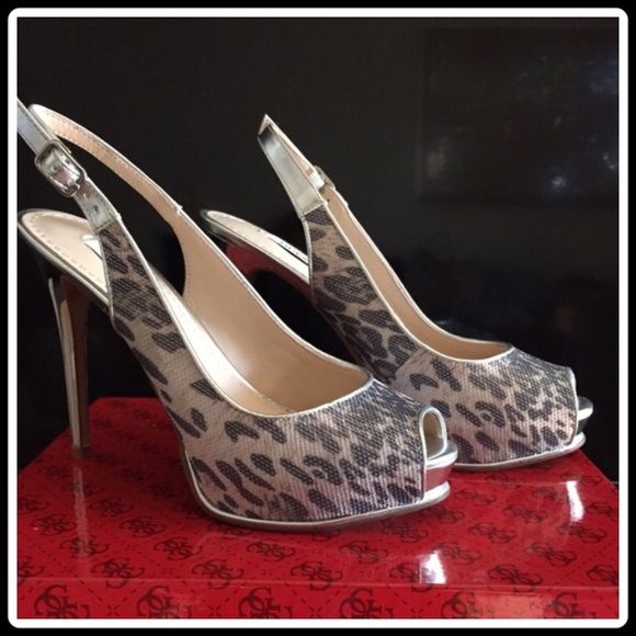 ❌SOLD❌Guess Huela silver leopard heel - Picture 3 of 4