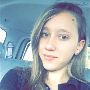 Meet your Posher, Yohalis