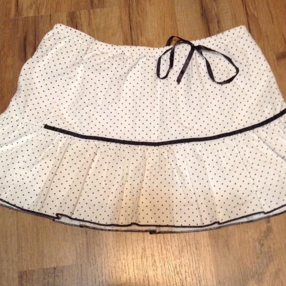 Vacation bundle! Black and white size sm! 🌞🎀🌸 - Picture 3 of 4