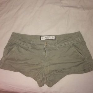 A&F olive low rise short shorts